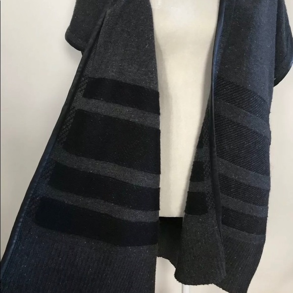 •Banana Republic• Striped Wool Vest / Shawl - Picture 3 of 8